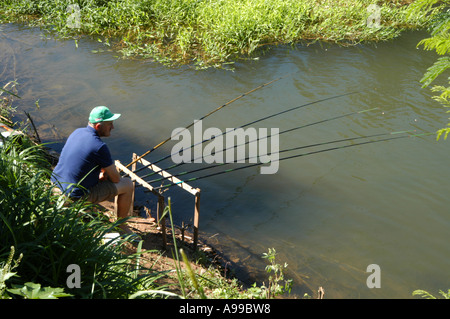Angeln auf Sorocaba Fluss. Votorantim, São Paulo, Brasilien. 20 Sep 2005 um 09:27. Stockfoto