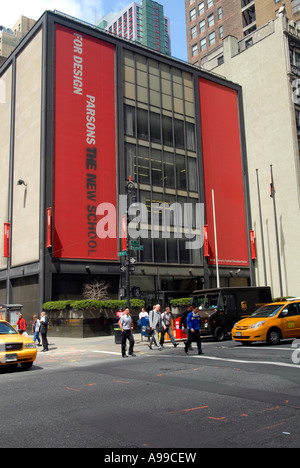 Parsons-Center an der New School, entworfen von William Lescaze in das Kleidungsstück-Center in New York City Stockfoto