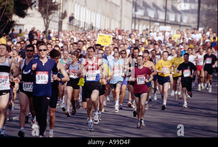 LÄUFER IN BAD HALBMARATHON STADT BATH UK Stockfoto