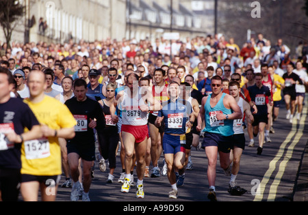 LÄUFER IN BAD HALBMARATHON STADT BATH UK Stockfoto