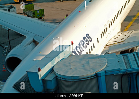 Durchgang zu einem Flugzeug der Lufthansa ab dem Flughafen Fraport Frankfurt Am Main Stockfoto