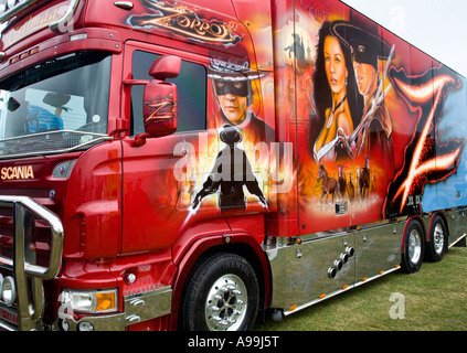 Luft gebürstet Wandbild des Films Zorro auf einem Scania-LKW-Körper und Kabine am TruckFest, Peterborough, UK. Stockfoto