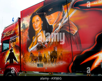 Luft gebürstet Wandbild des Films Zorro auf einem LKW-Körper und Kabine am TruckFest, Peterborough, UK. Stockfoto