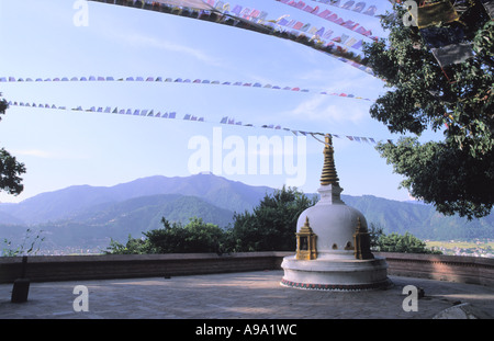 Stupa auf Plattform wie in Swayanbhunath Hügel Kathmandu-Nepal Stockfoto