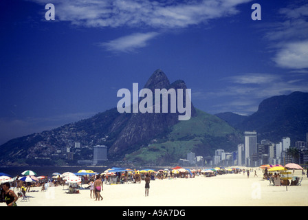 IPANEMA BEACH ZUCKERHUT RIO DE JANEIRO BRASILIEN Stockfoto