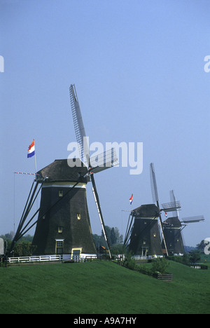 REIHE VON WINDMÜHLEN LEIDSCHEN DAM NIEDERLANDE Stockfoto