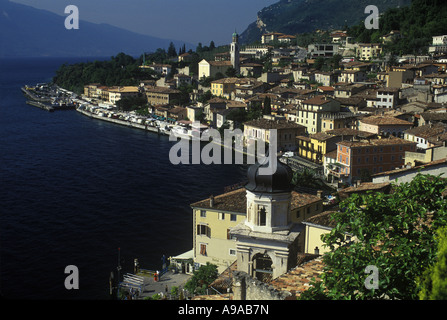 KIRCHE SAN BENEDETTO LIMONE SUL GARDA RIVIERA DEL LIMONE LAKE GARDA LOMBARDEI ITALIEN Stockfoto