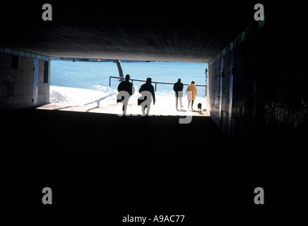 Der Tunnel eine u-Bahn in einer Winterlandschaft in den englischen Garten München Bayern Deutschland Stockfoto