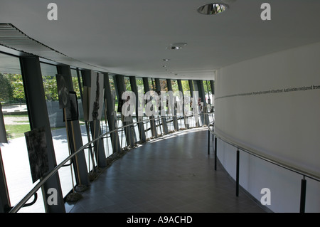 Gehweg im Rathaus, das führt zu den Sitzungssaal, London, UK Stockfoto