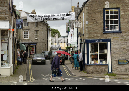 Lion Street Hay on Wye der Stadt der Bücher hält ein jährliches Literaturfestival Powys Wales UK EU Stockfoto