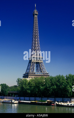EIFFEL TURM FLUSS SEINE PARIS FRANKREICH Stockfoto