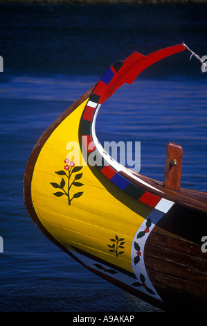 BUG DES GEMALTEN MEIA LUA FISCHERBOOTES LAGOS ALGARVE PORTUGAL Stockfoto