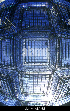 GLAS DECKE JACOB JACOB JAVITS CENTER ELEVENTH AVENUE IN MANHATTAN NEW YORK CITY USA Stockfoto