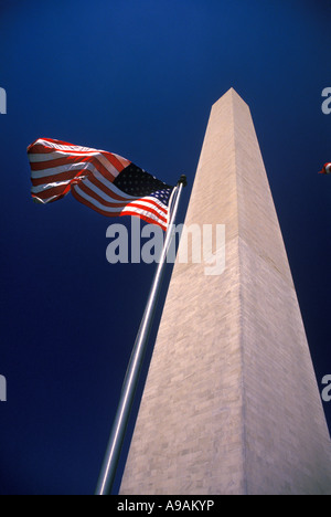 USA-FLAGGE AM FAHNENMAST WASHINGTON MONUMENT WASHINGTON DC USA Stockfoto