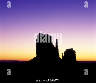FÄUSTLINGE MONUMENT VALLEY NAVAJO TRIBAL PARK ARIZONA USA Stockfoto