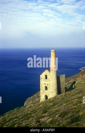 TOWANROATH MOTORHAUS WHEAL COATES VERLASSENE TIN MINE ST AGNES CORNWALL ENGLAND GROSSBRITANNIEN Stockfoto