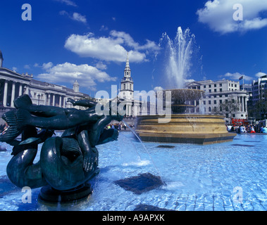 FOUNTAIN TRAFALGAR SQUARE LONDON ENGLAND UK Stockfoto