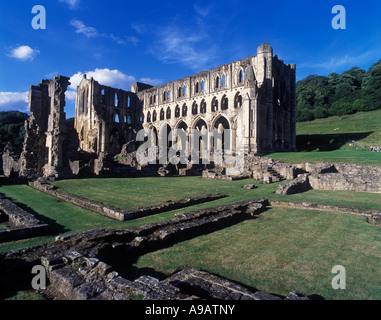 RIEVAULX ABBEY RUINEN HELMSLEY NORTH YORKSHIRE ENGLAND UK Stockfoto