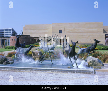 WHITETAIL-HIRSCH-SKULPTUR (©KENNETH R BUNN 1989) EITELJORG MUSEUM OF AMERICAN INDIANS (© BROWNING DAY MULLINS DIERDORF 1989) INDIANAPOLIS INDIANA USA Stockfoto