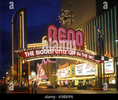 1992 historische RENO NEON TORBOGEN ZEICHEN VICTORIA STREET RENO NEVADA USA Stockfoto