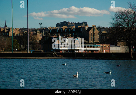 Blick auf Edinburgh Skyline von Inverleith Park, Edinburgh, Vereinigtes Königreich Stockfoto