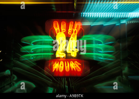 24 STUNDEN GEÖFFNET ZEICHEN TICK TOCK DINER ACHT AVENUE MANHATTAN NEW YORK CITY USA Stockfoto