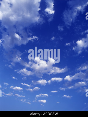 WOLKENGEBILDE Stockfoto