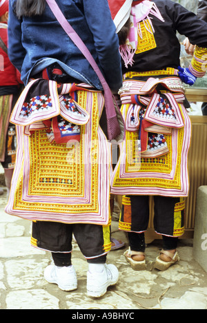 Traditionell gekleideten Red Dzao Frauen auf dem Markt, Sapa, NW Viet Nam Stockfoto