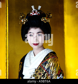 Porträt von Maiko Mädchen Geisha Lehrling Stadt Kyoto Gion Bezirk Japan nur zur redaktionellen Verwendung Stockfoto