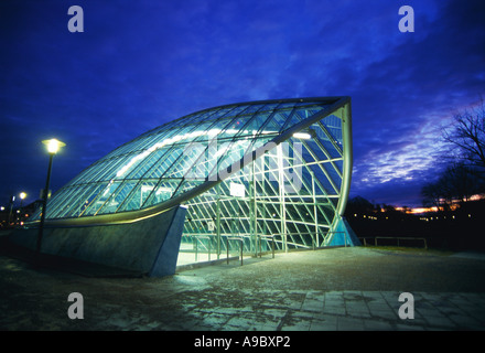 Ein Weltraum entwickelt, u-Bahnstation in München St. Quirin Platz München Stockfoto