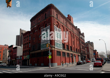 Backsteinlagerhaus für Verkauf in der Mott Haven Nachbarschaft der Bronx in New York City Stockfoto