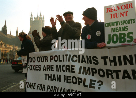 Lande pro Fuchs Jagd Lobby demonstrieren in Westminster Square außerhalb Houses of Parliament. Stockfoto