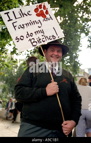 Lande pro Fuchs Jagd Lobby demonstrieren in Westminster Square außerhalb Houses of Parliament. Stockfoto