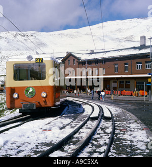 Electric Mountain Zug an der kleinen Scheidegg in der Schweiz Stockfoto