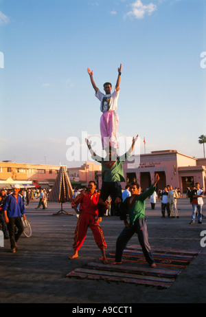 Straßenmusiker in quadratischen Hauptbasar Djemaa Jemma El Fna Marrakesch Marrakesch Marokko Stockfoto