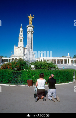 Paar Anbeter Basilika Fatima Kirche Notre-Dame-Portugal Stockfoto