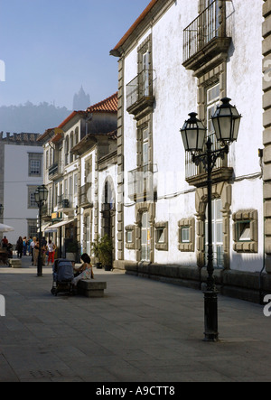 Blick auf herrliche gelbe Gebäude Viana Castelo XIII Jahrhundert Stadt Costa Verde Porto Norte Nord Portugal Europa Stockfoto
