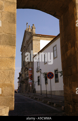 Blick auf Straße Kirche & kirchlichen Architektur der religiösen Hauptstadt Braga Porto Norte Portugal Iberia Nordeuropa Stockfoto