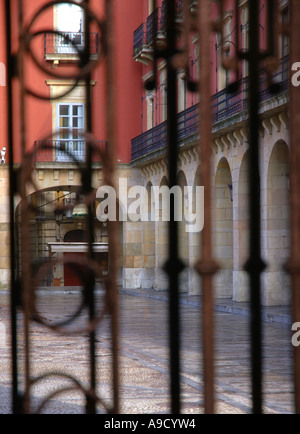 Spiegelung von Gijon wichtigsten quadratische Xixon Asturien Biskaya Golfo de Vizcaya Spanien España Iberia Europa Stockfoto