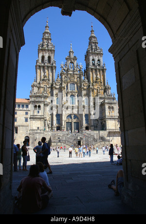 Prächtige Kathedrale von Santiago de Compostela Trog ein Bogen Camino Weg St James Galizien Spanien España Iberia Europas Stockfoto