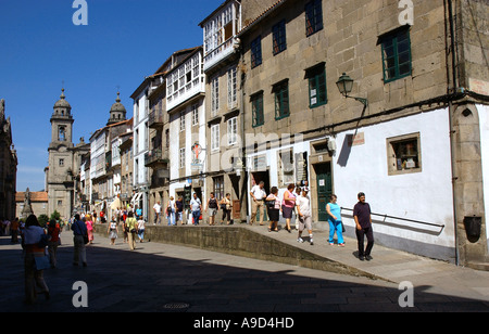 San Francisco Street & Kirche Santiago De Compostela Camino Weg von St James Galizien A Coruña Spanien España Iberia Europe Stockfoto