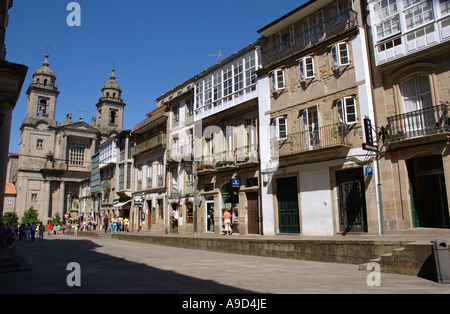 San Francisco Street & Kirche Santiago De Compostela Camino Weg von St James Galizien A Coruña Spanien España Iberia Europe Stockfoto