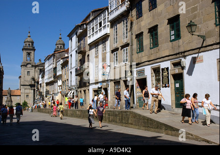 San Francisco Street & Kirche Santiago De Compostela Camino Weg von St James Galizien A Coruña Spanien España Iberia Europe Stockfoto