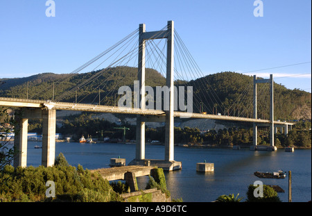 Blick auf die moderne Hängebrücke Europas der Ria de Vigo Chapela Galizien Spanien iberischen Halbinsel Iberia España Stockfoto