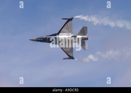 Niederländischen Luftwaffe F16 Fighting Falcon RIAT 2005 Stockfoto