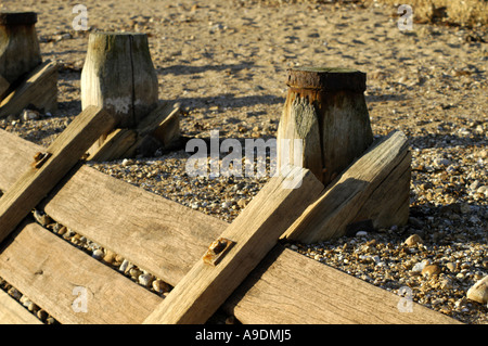 Küstenschutzes am Strand von Hayling Island Stockfoto