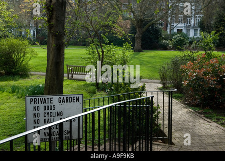 Der Royal Borough of Kensington und Chelsea. Private Bewohner Gärten. Cadogan Place, London SW1 England. Stockfoto