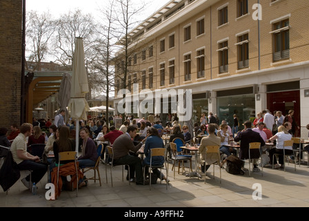 Der Royal Borough of Kensington und Chelsea, die Kings Road. Duke of York Platz. London SW3 England.  HOMER SYKES Stockfoto