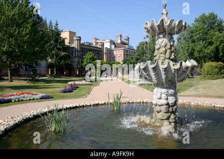 Stadt der Lesung Wasser Brunnen Forbury Gärten England uk gb Stockfoto