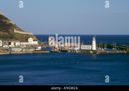 Hafen und Leuchtturm, Scarborough, North Yorkshire, England, UK. Stockfoto